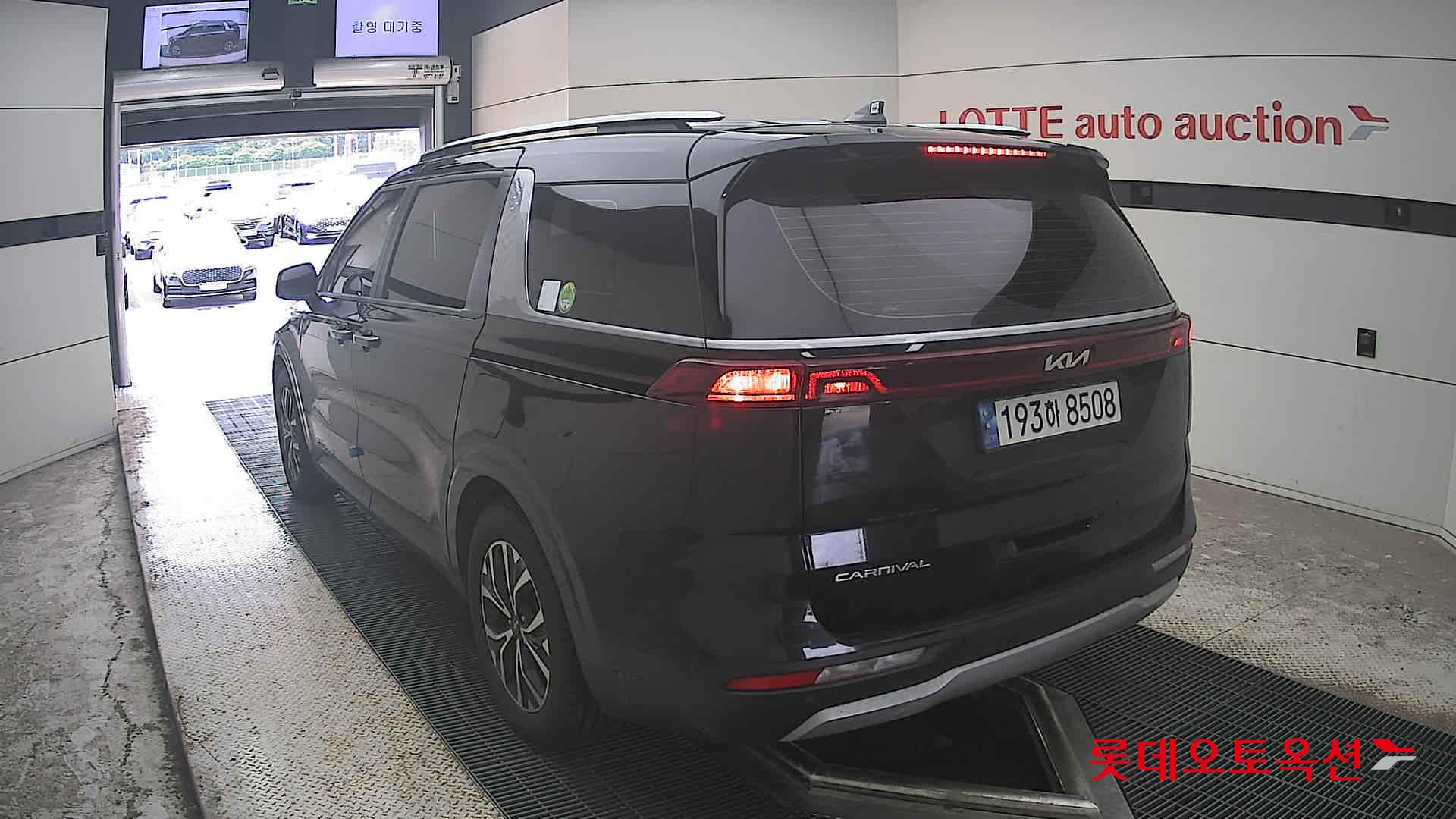 2022 - kia carnival