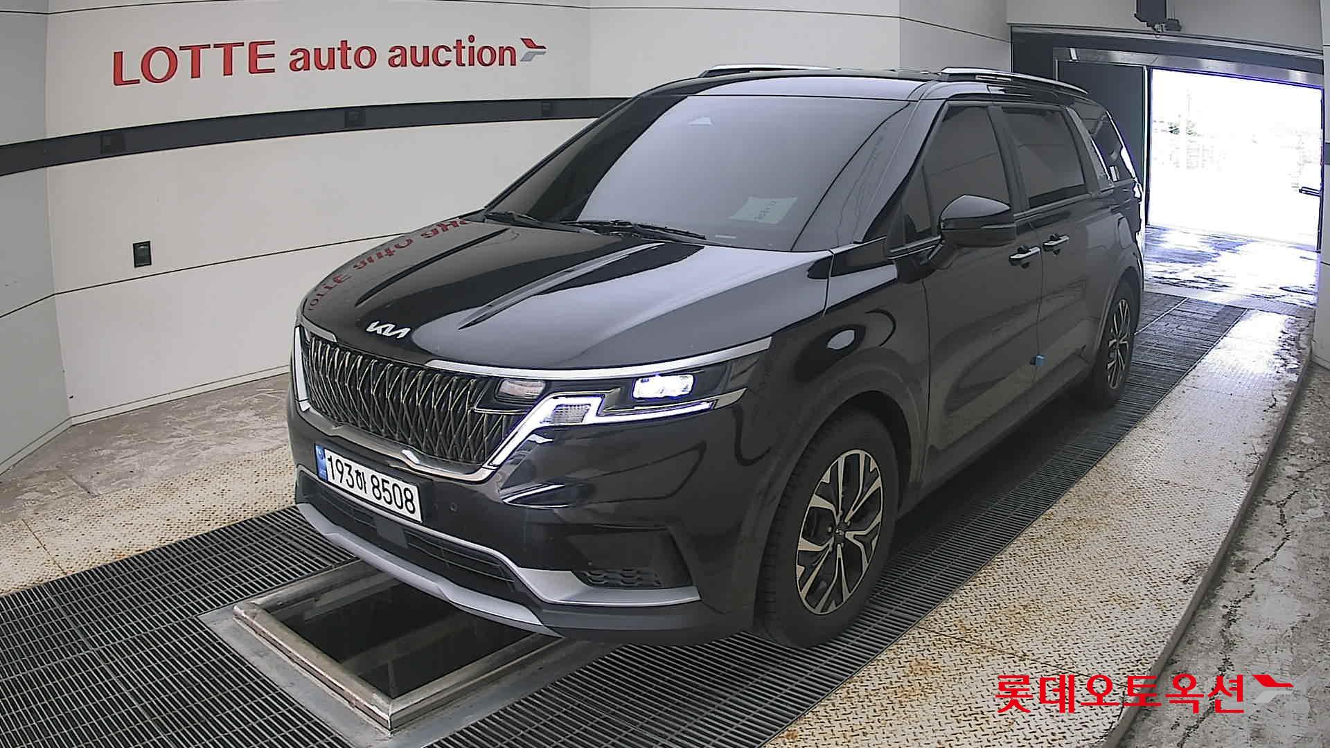 2022 - kia carnival
