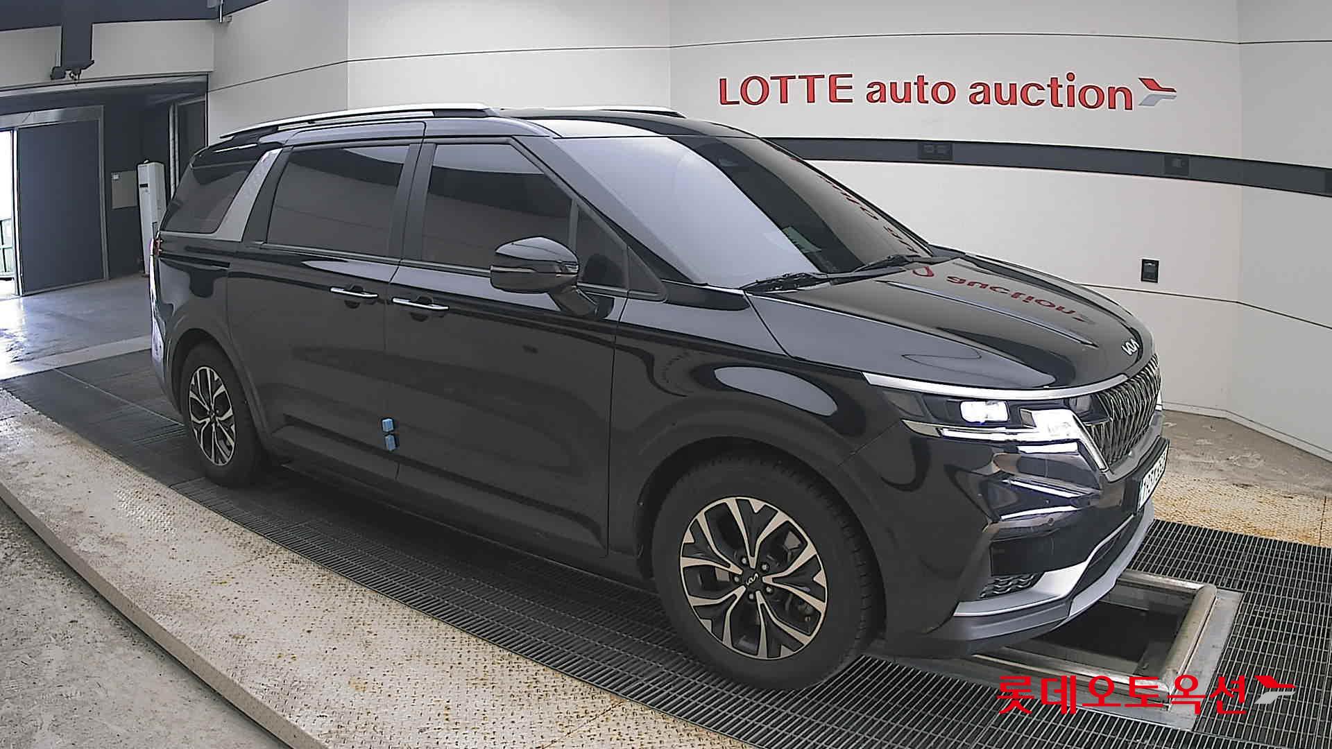 2022 - kia carnival