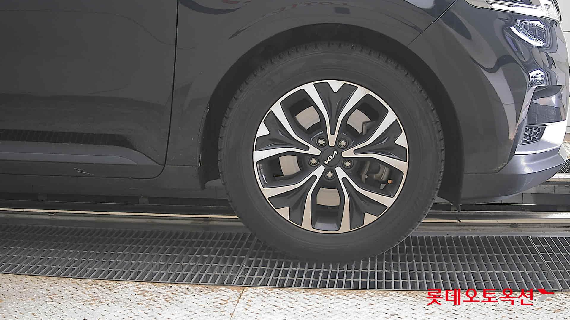 2022 - kia carnival
