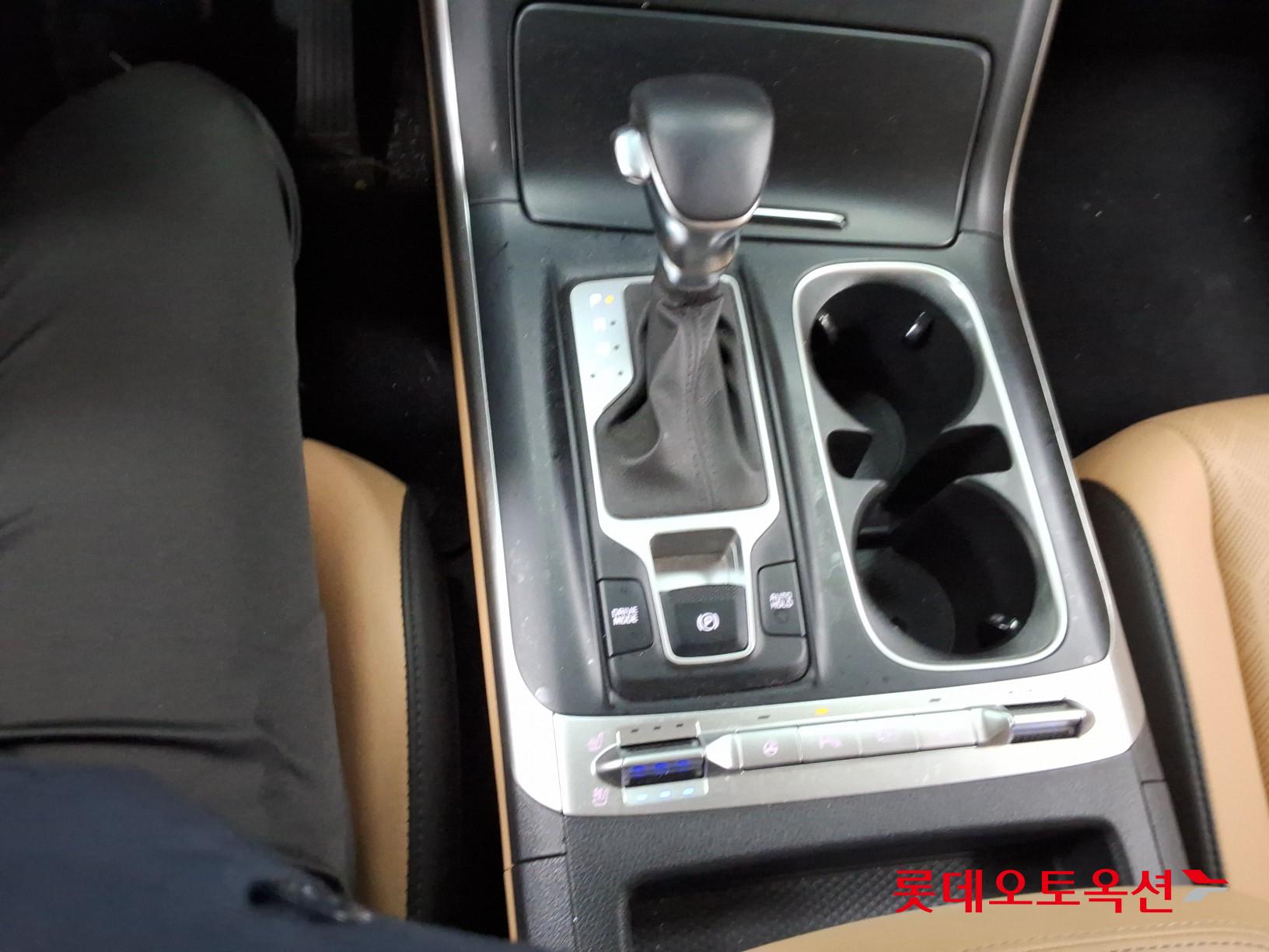 2022 - kia carnival