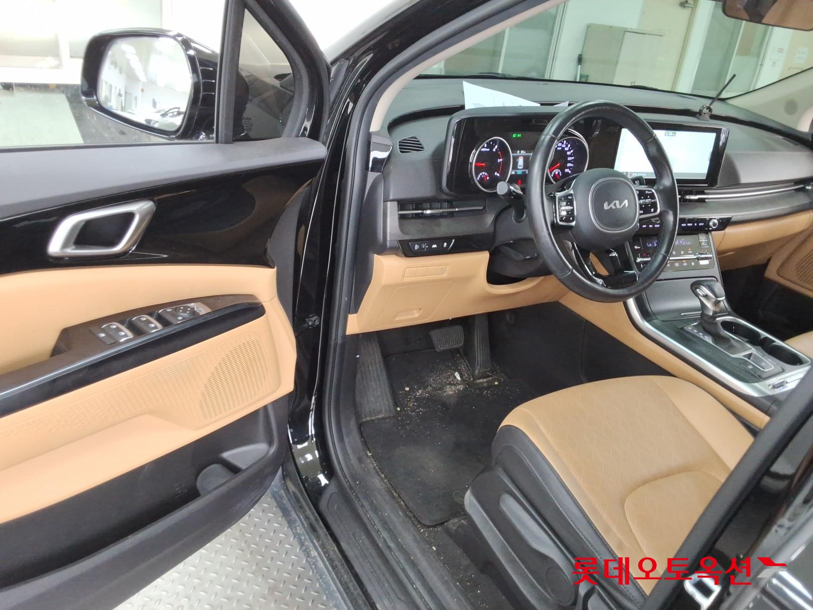 2022 - kia carnival