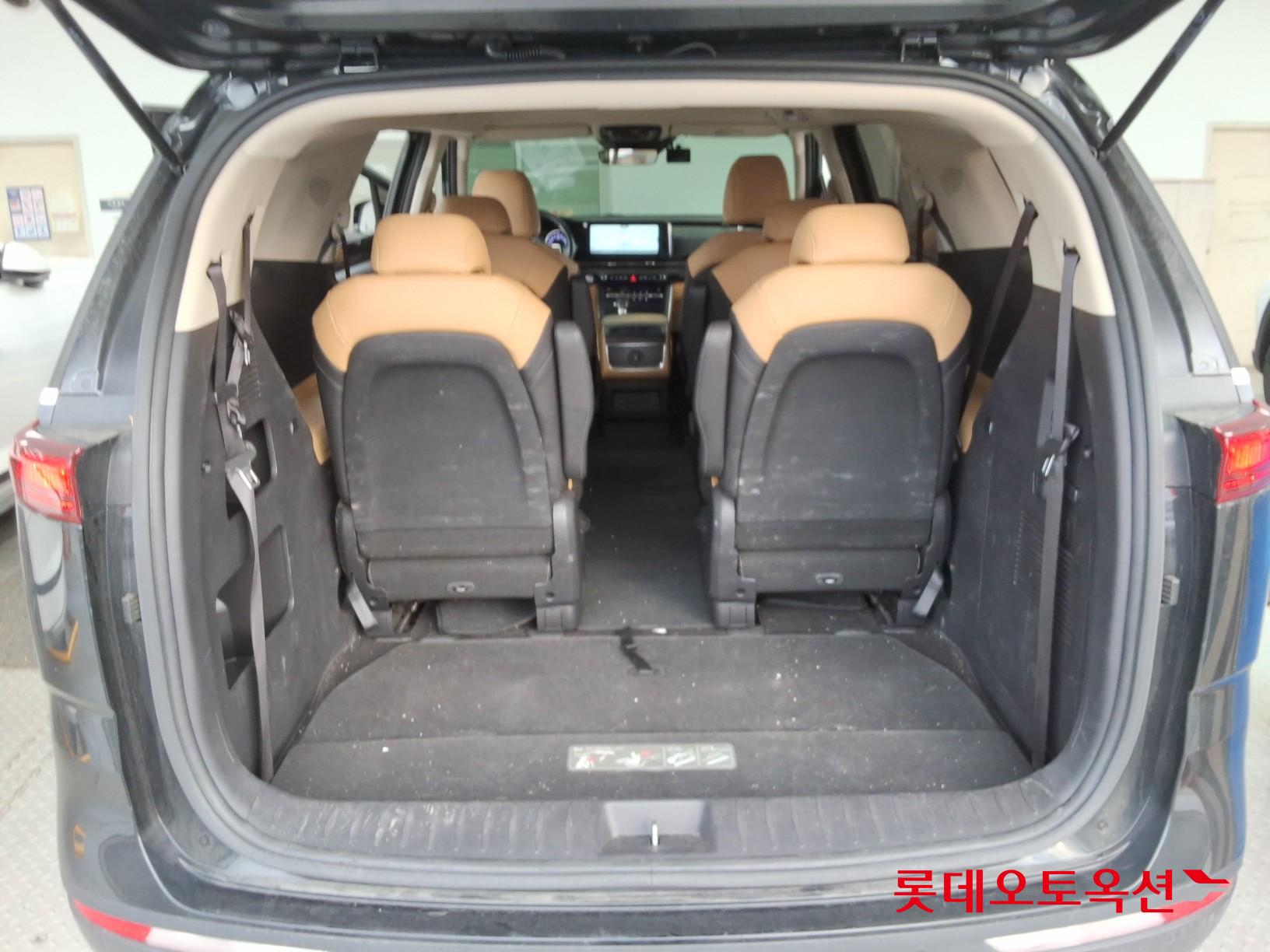 2022 - kia carnival