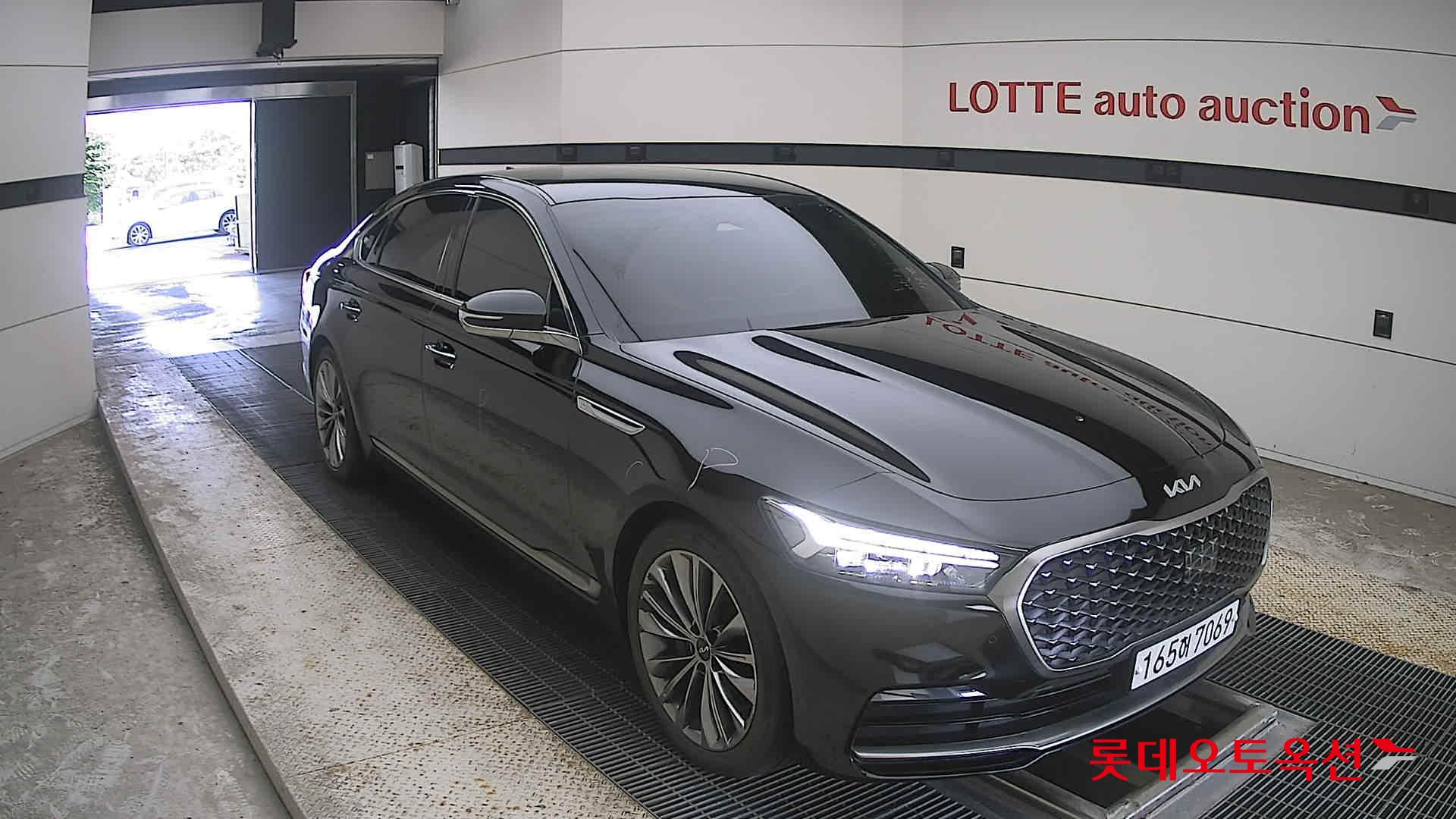 2022 - kia k9