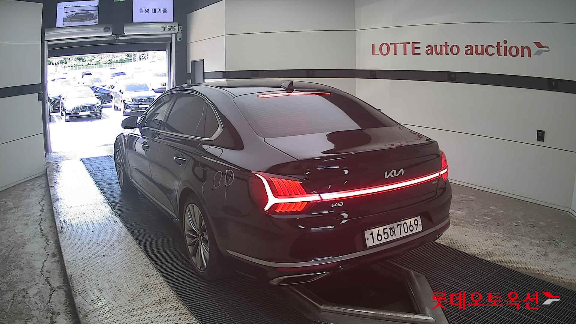 2022 - kia k9