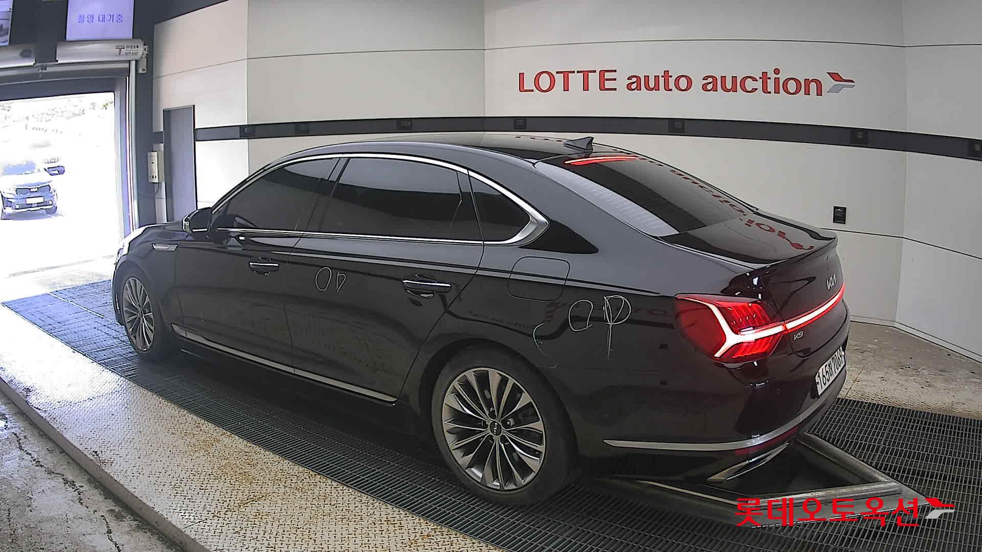 2022 - kia k9