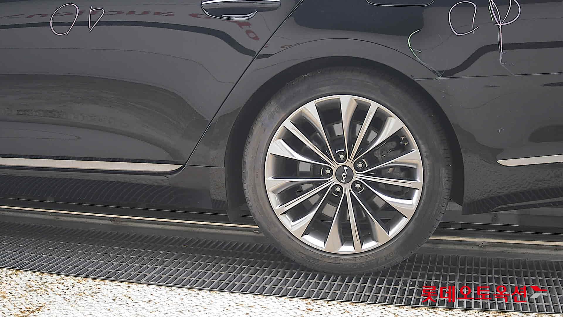 2022 - kia k9