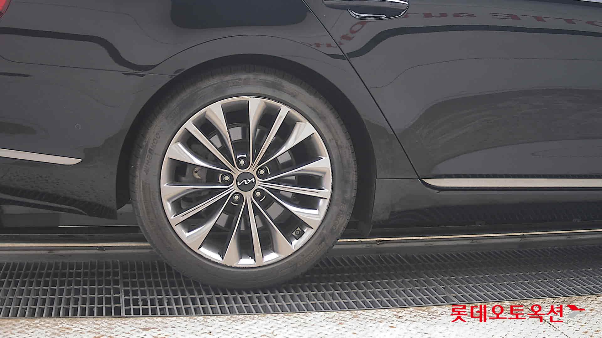 2022 - kia k9