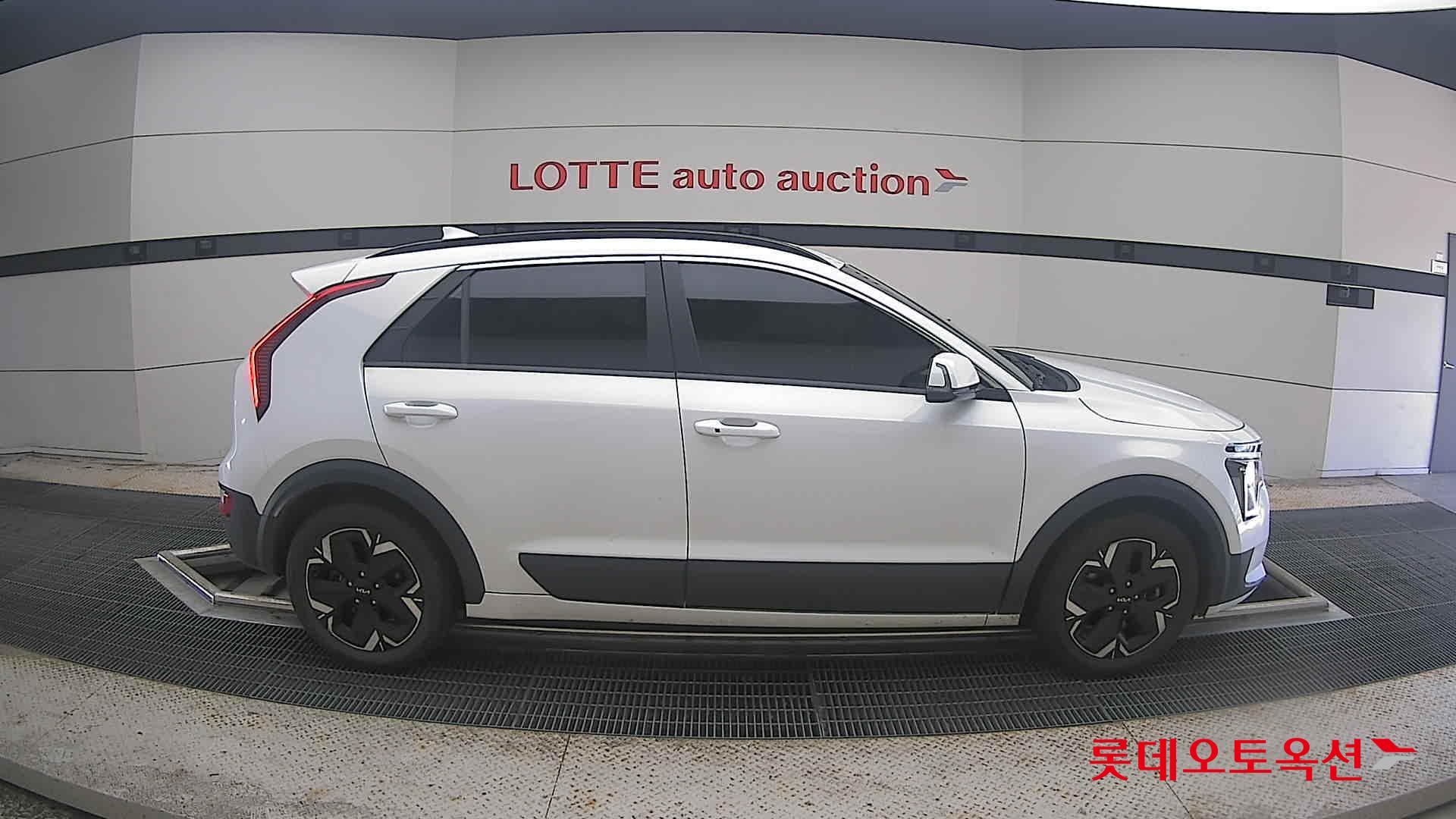 2023 - kia niro