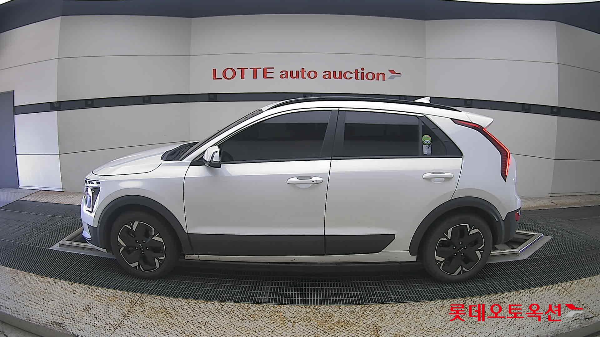 2023 - kia niro