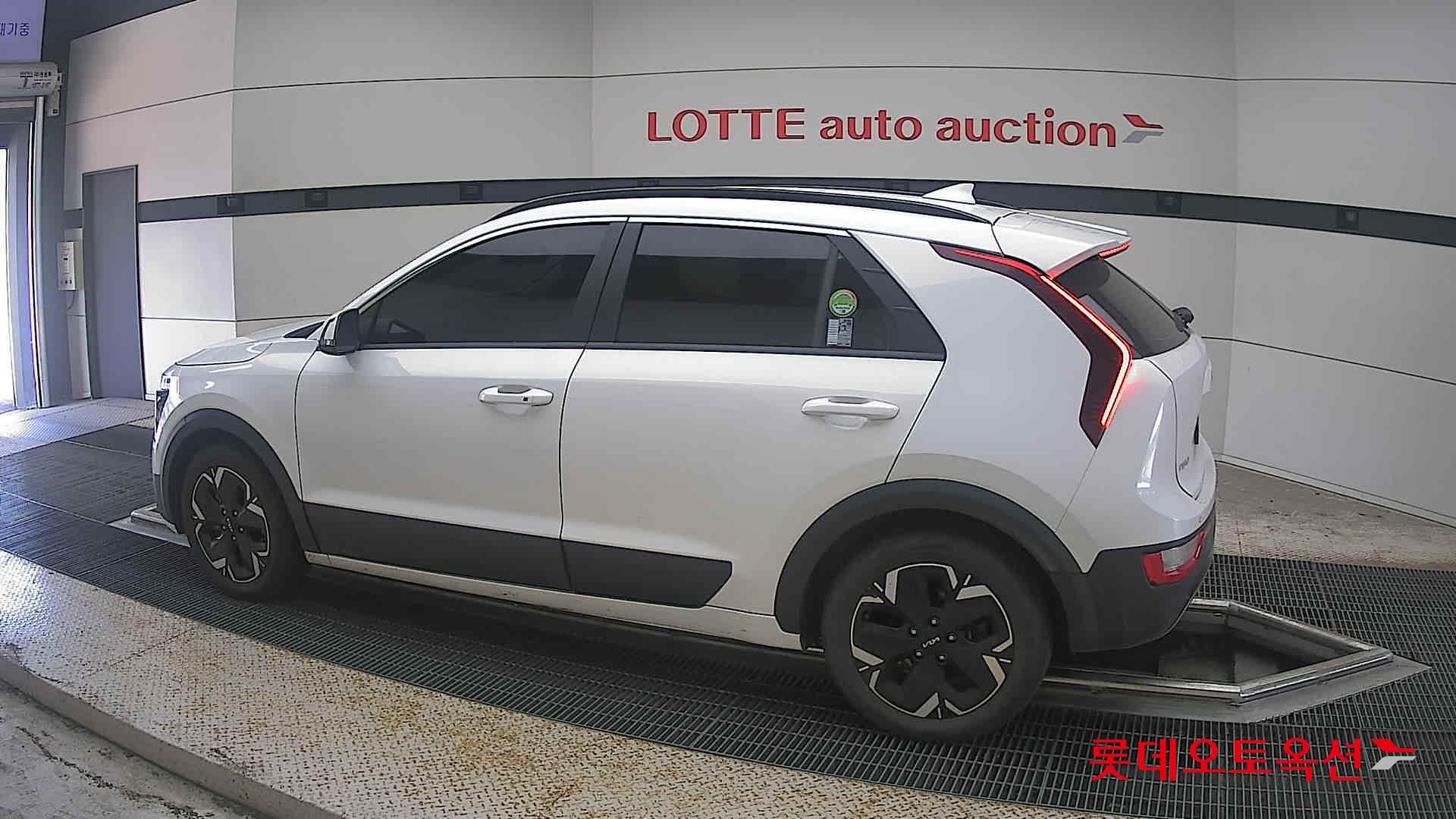 2023 - kia niro