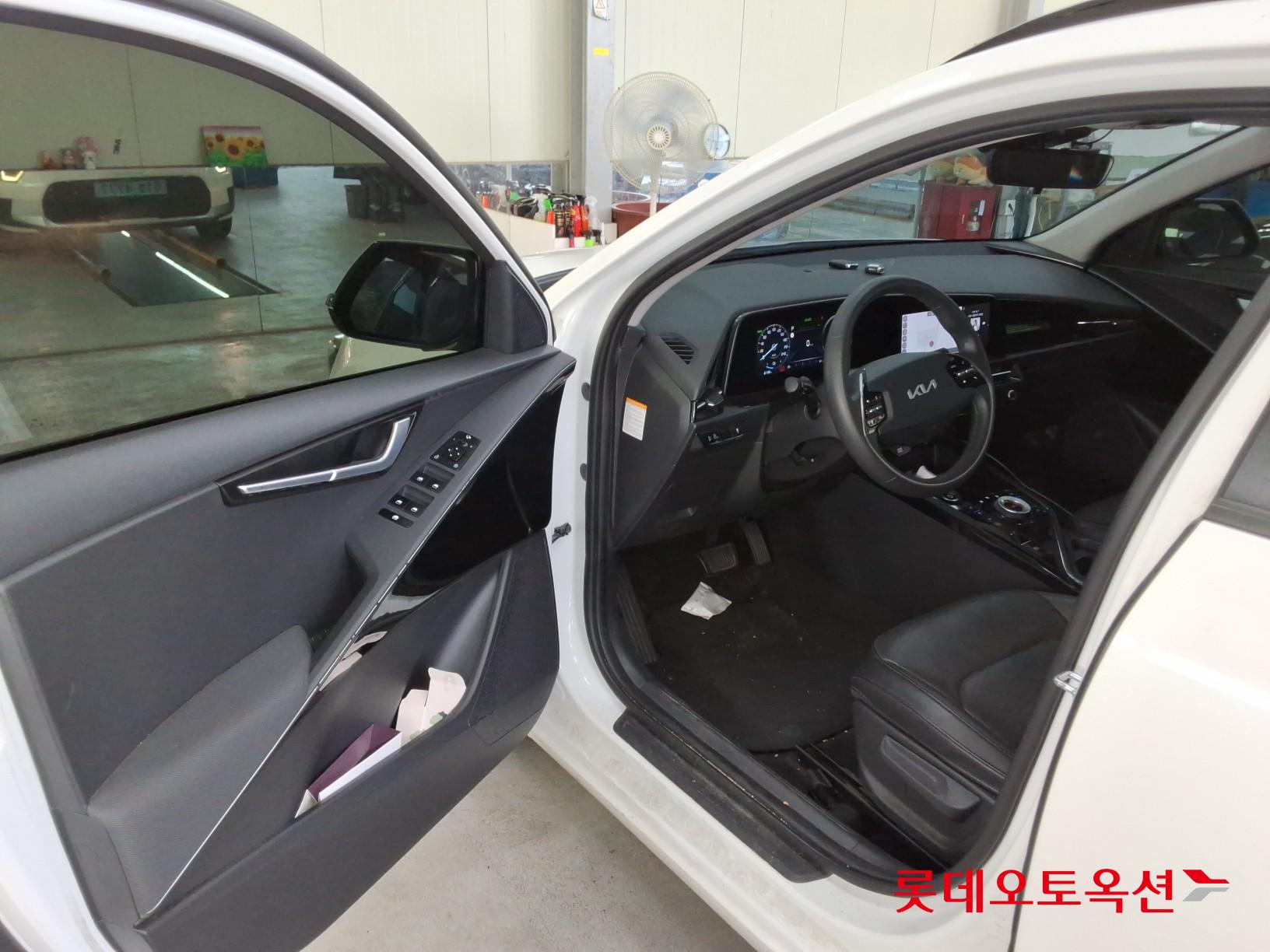 2023 - kia niro