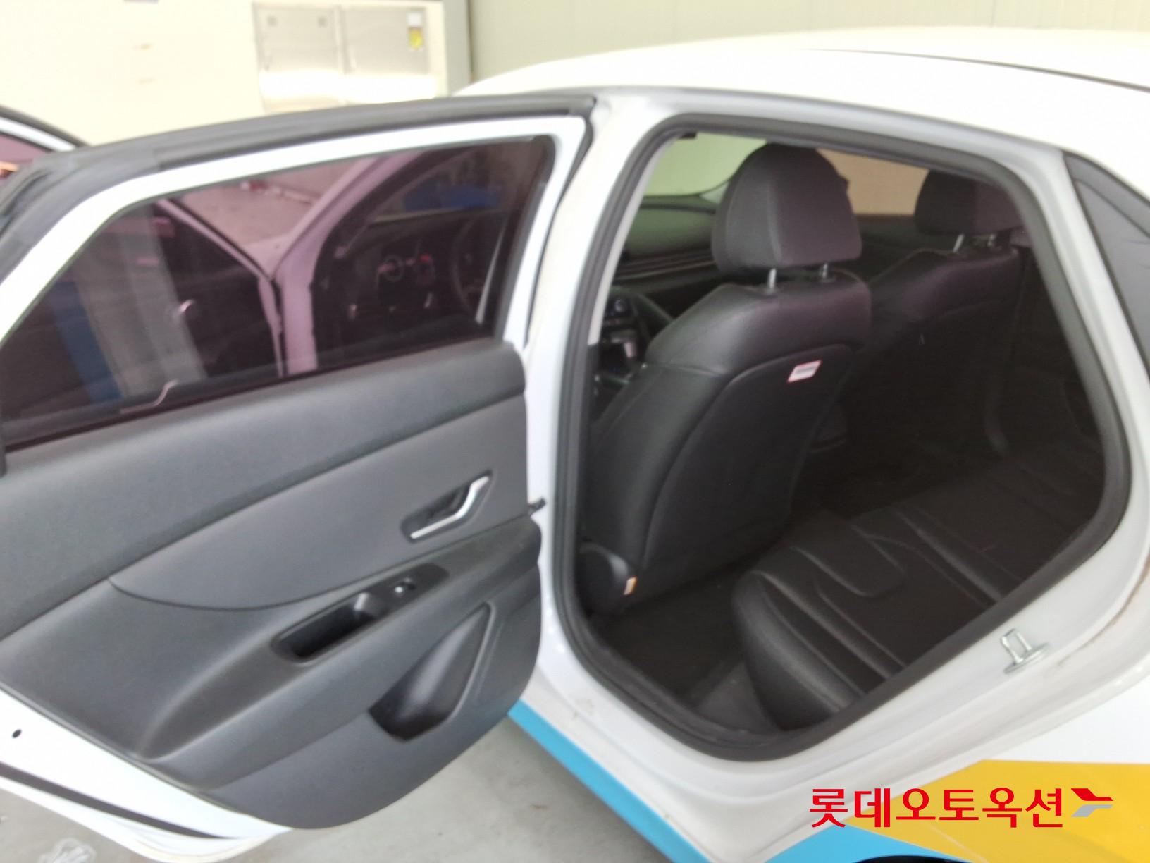 2021 - hyundai avante