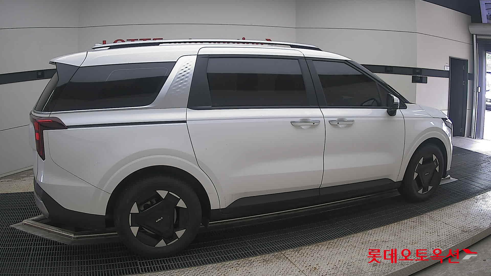 2024 - kia carnival