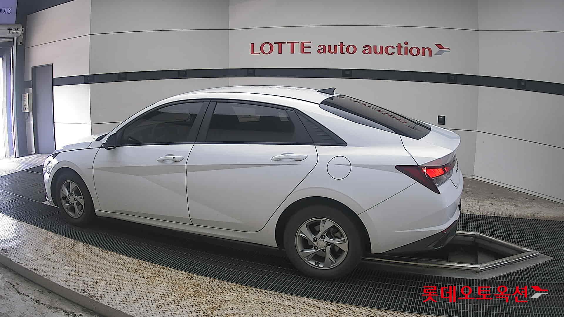 2021 - hyundai avante