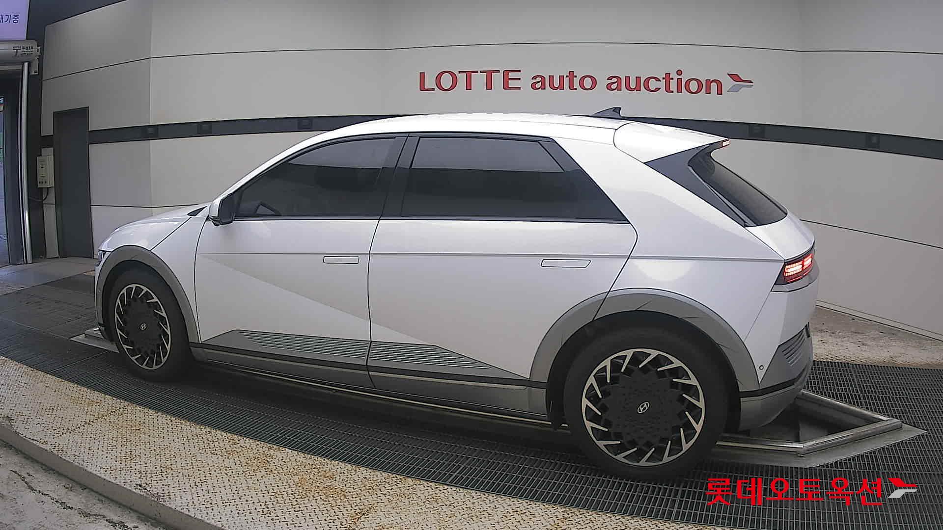2022 - hyundai ioniq
