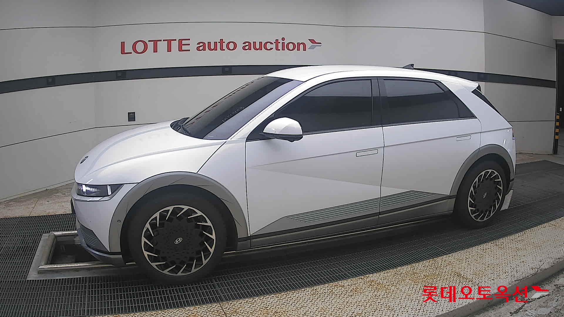 2022 - hyundai ioniq