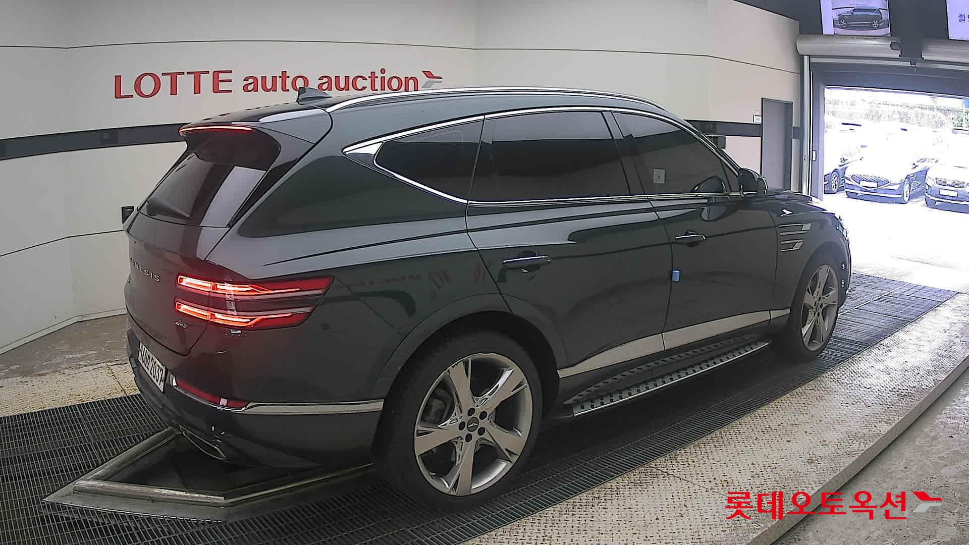 2021 - genesis gv80