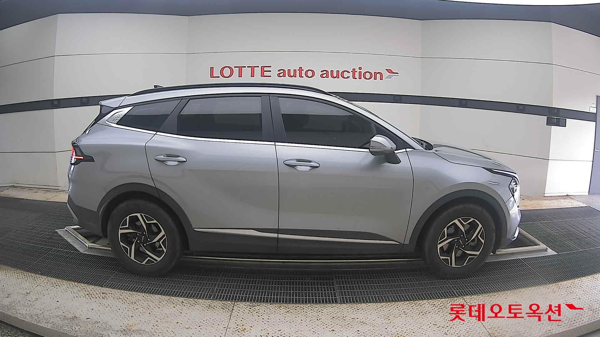 2023 - kia sportage