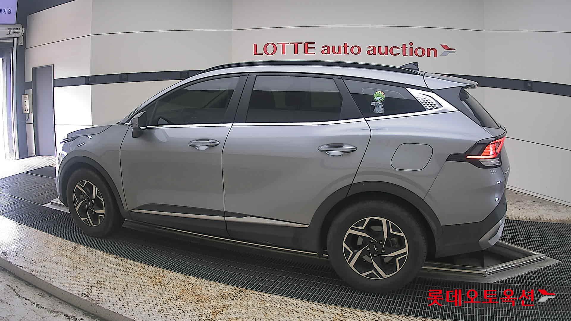 2023 - kia sportage