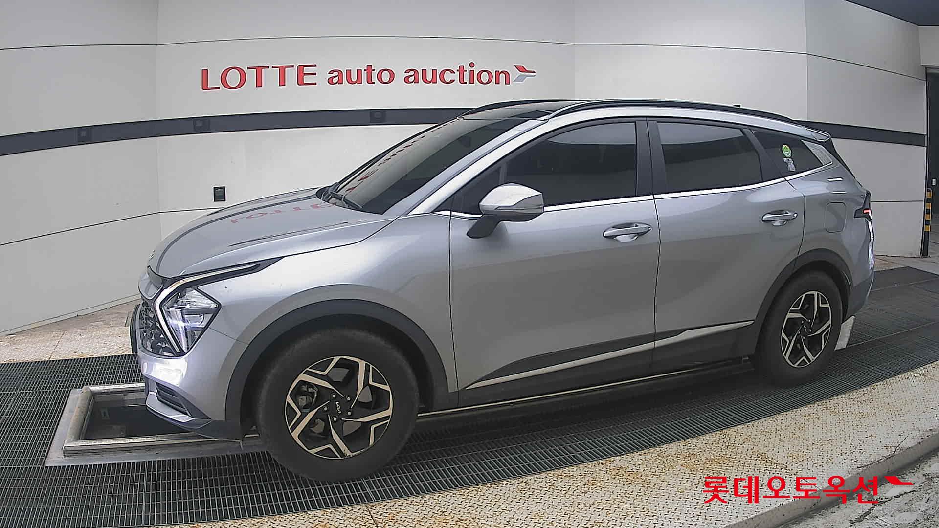 2023 - kia sportage