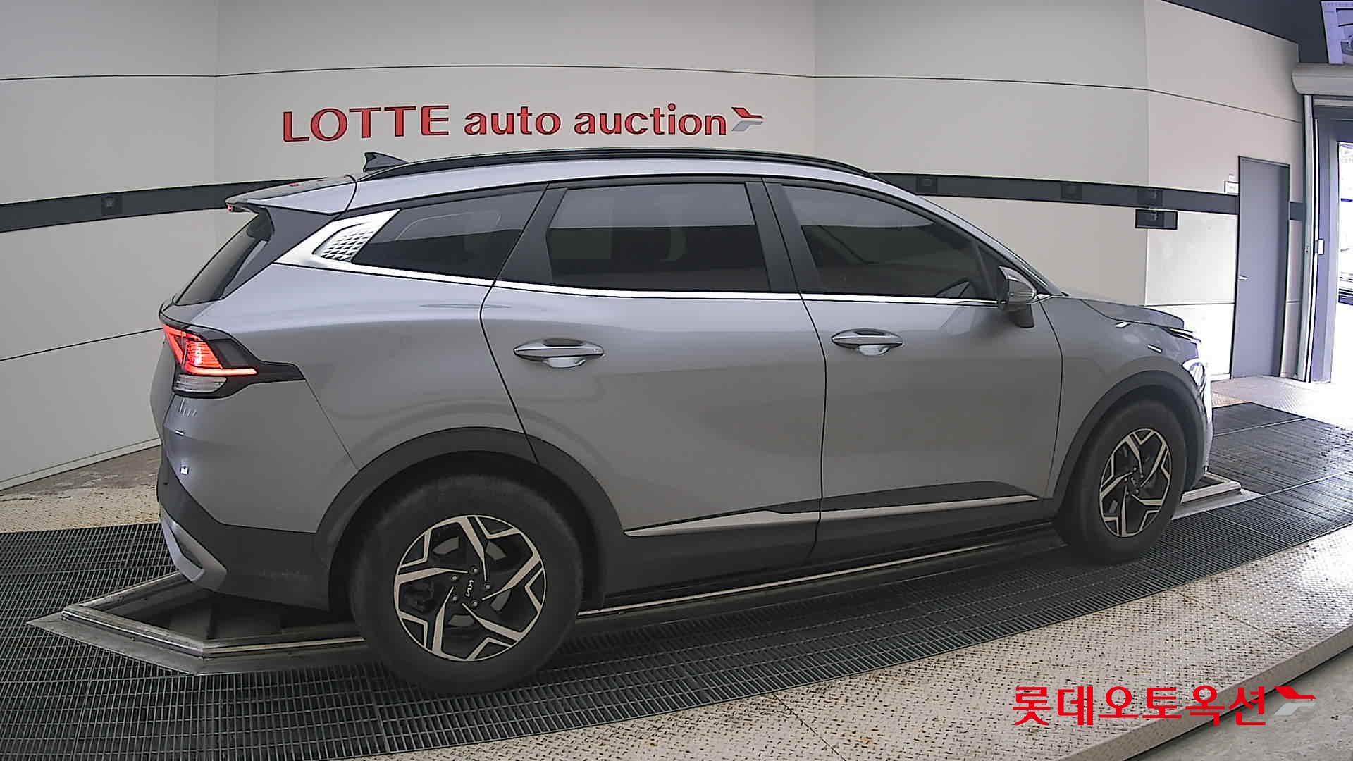 2023 - kia sportage