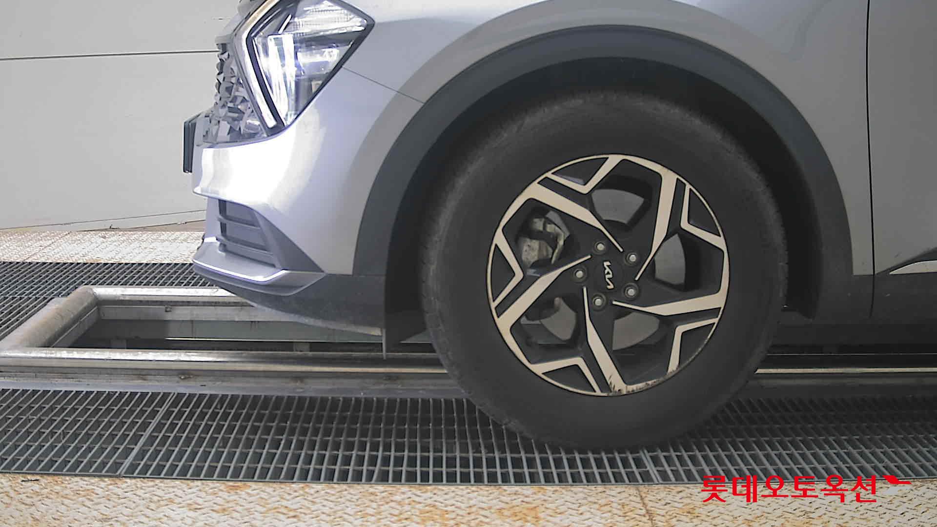 2023 - kia sportage