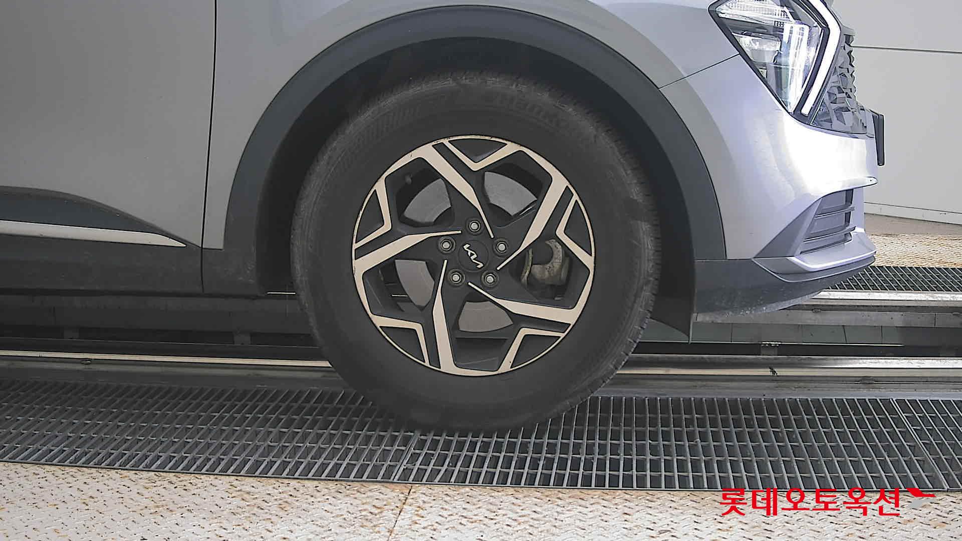 2023 - kia sportage
