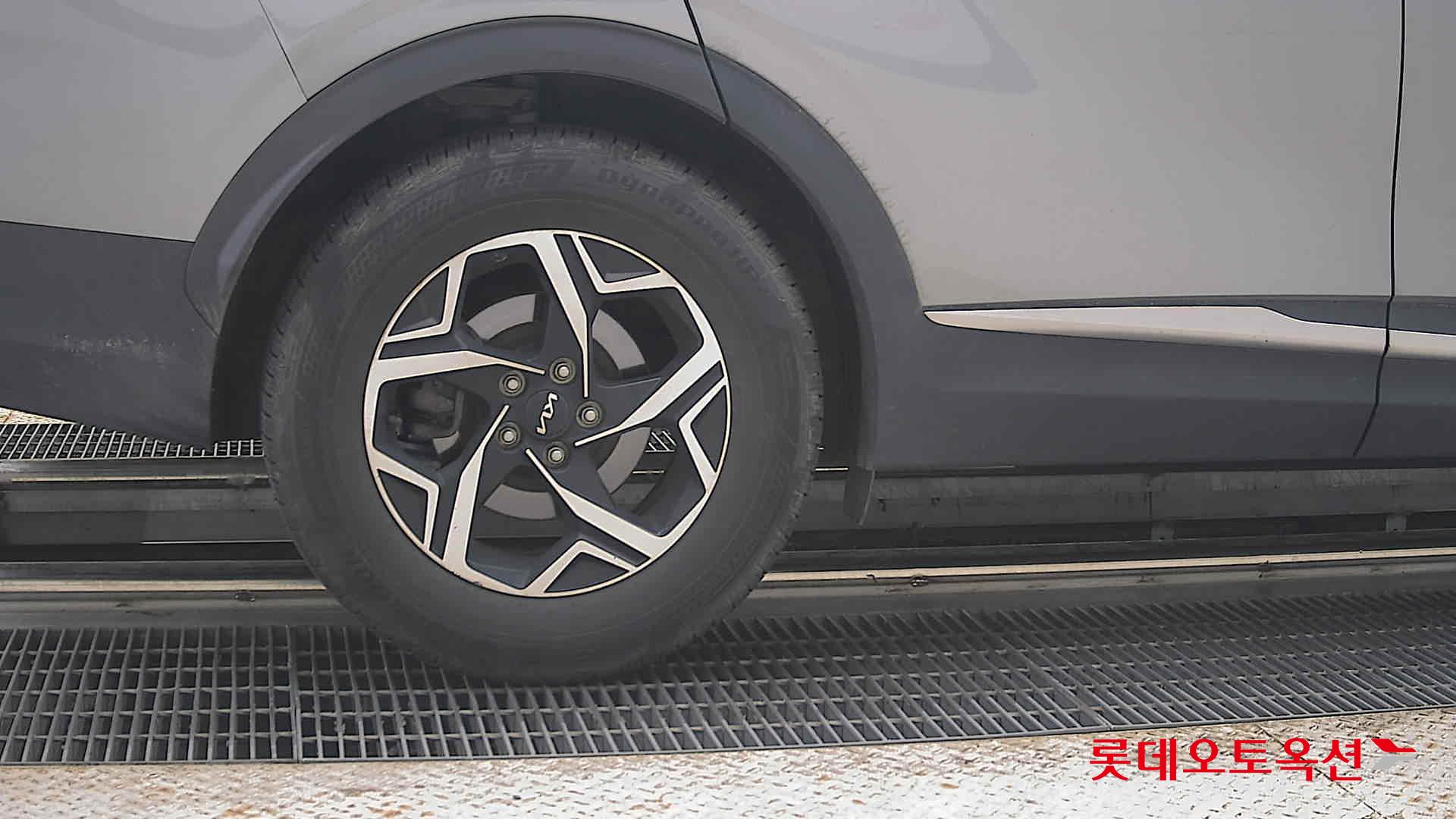 2023 - kia sportage