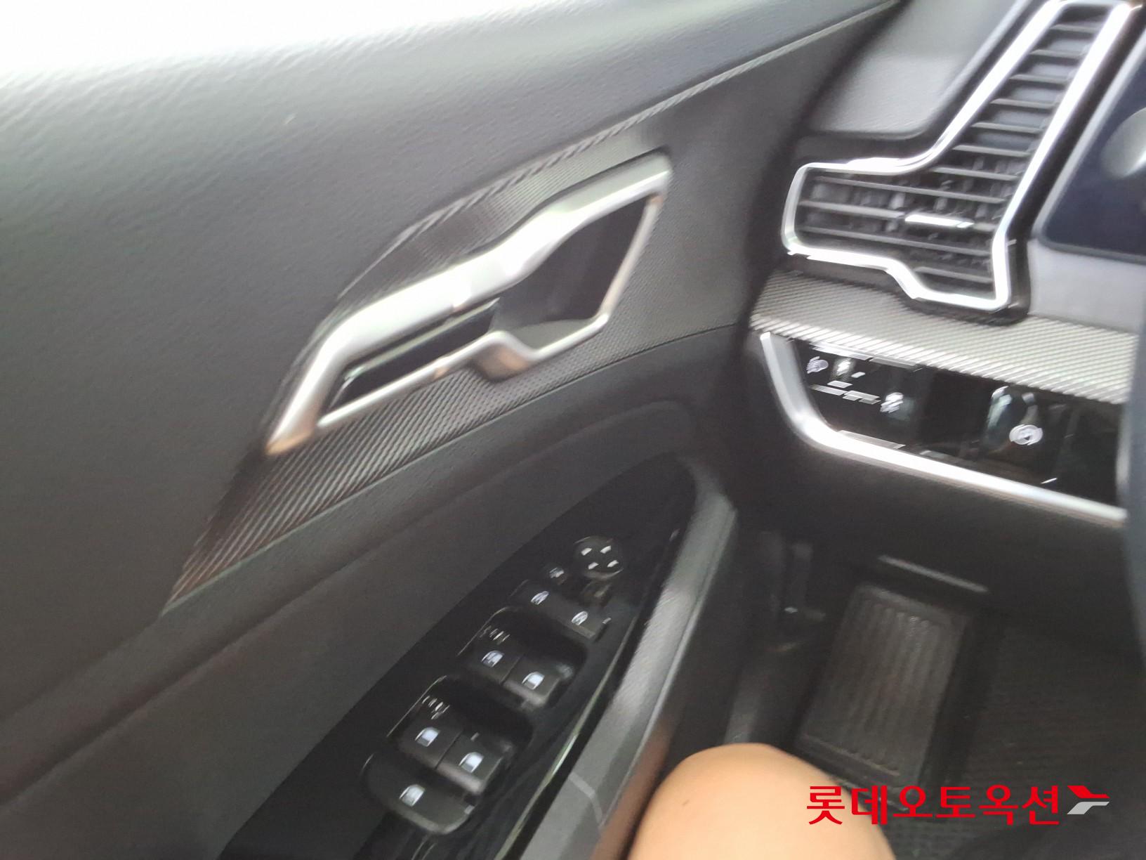 2023 - kia sportage