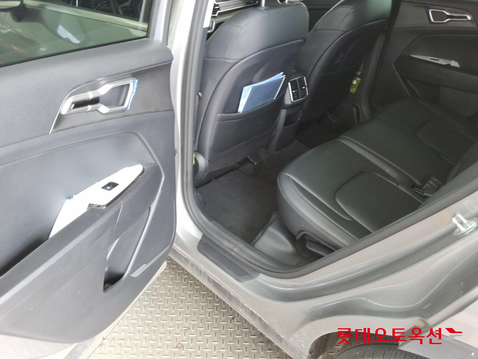 2023 - kia sportage