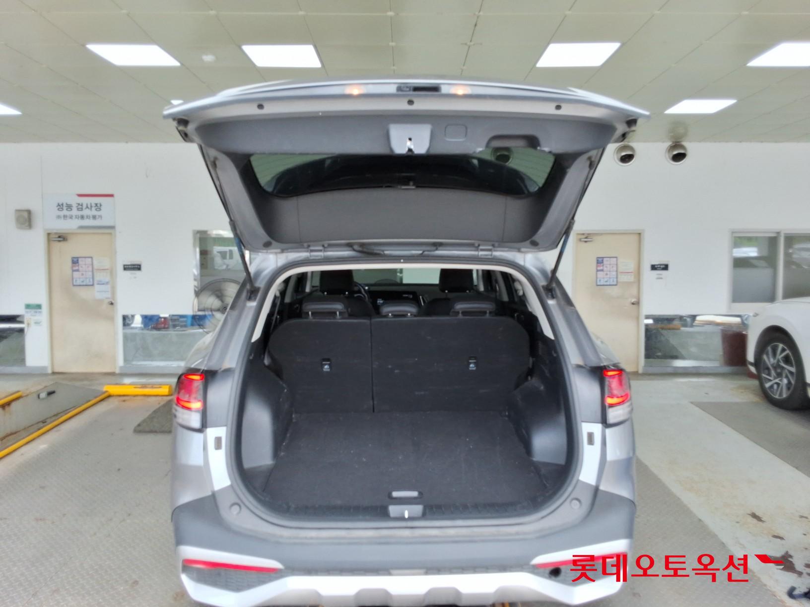 2023 - kia sportage