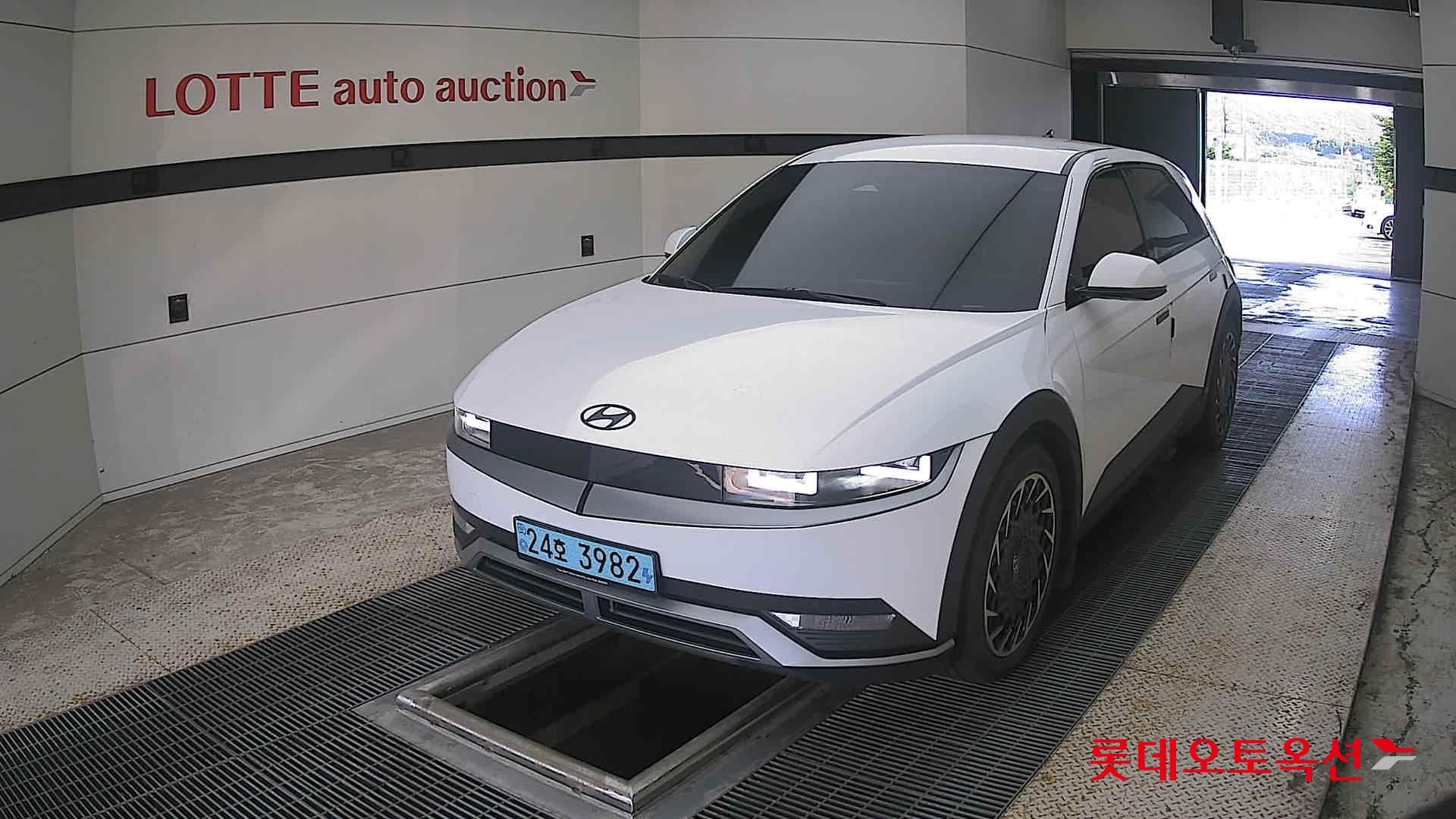 2023 - hyundai ioniq
