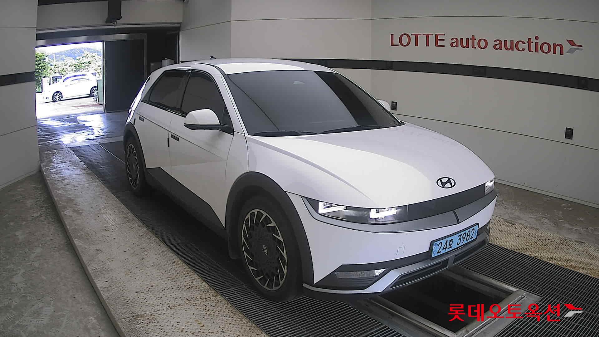 2023 - hyundai ioniq