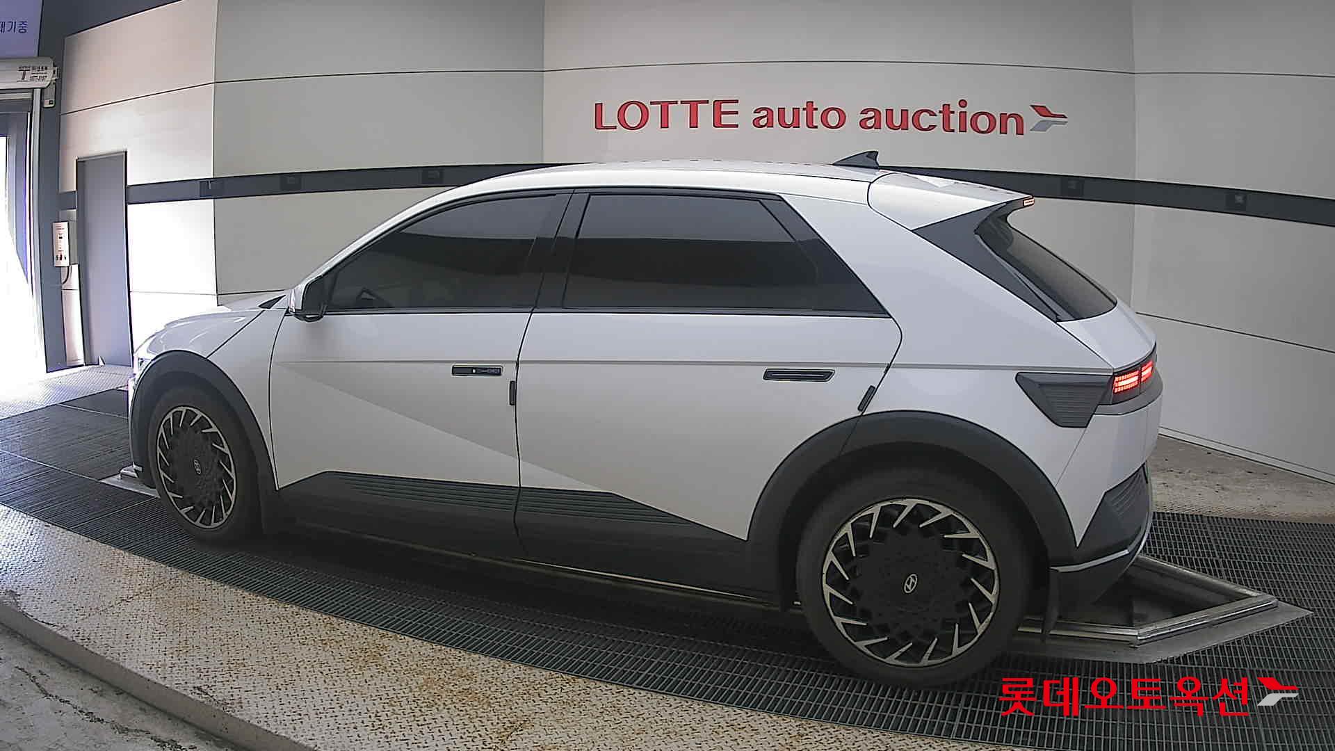 2023 - hyundai ioniq