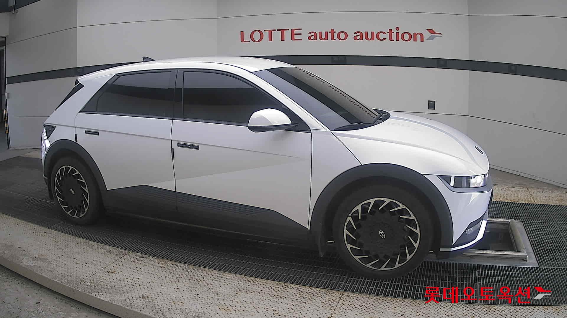 2023 - hyundai ioniq