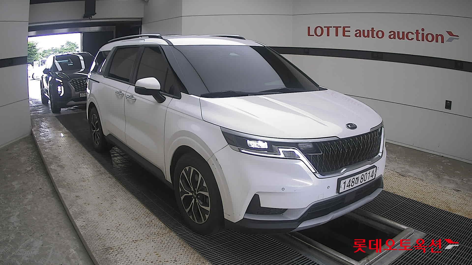 2021 - kia carnival