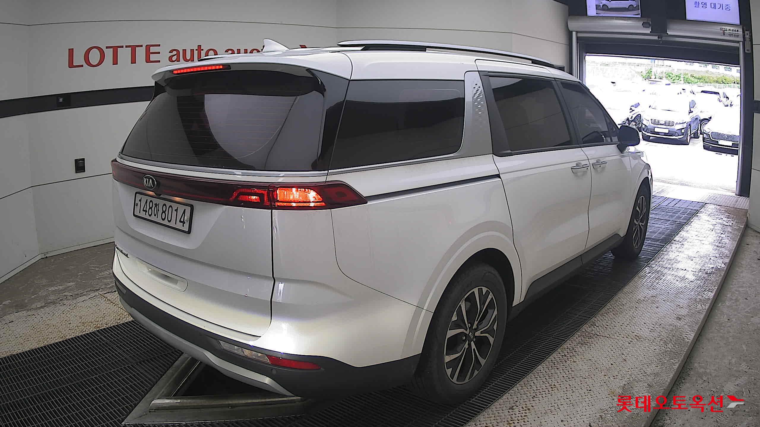 2021 - kia carnival