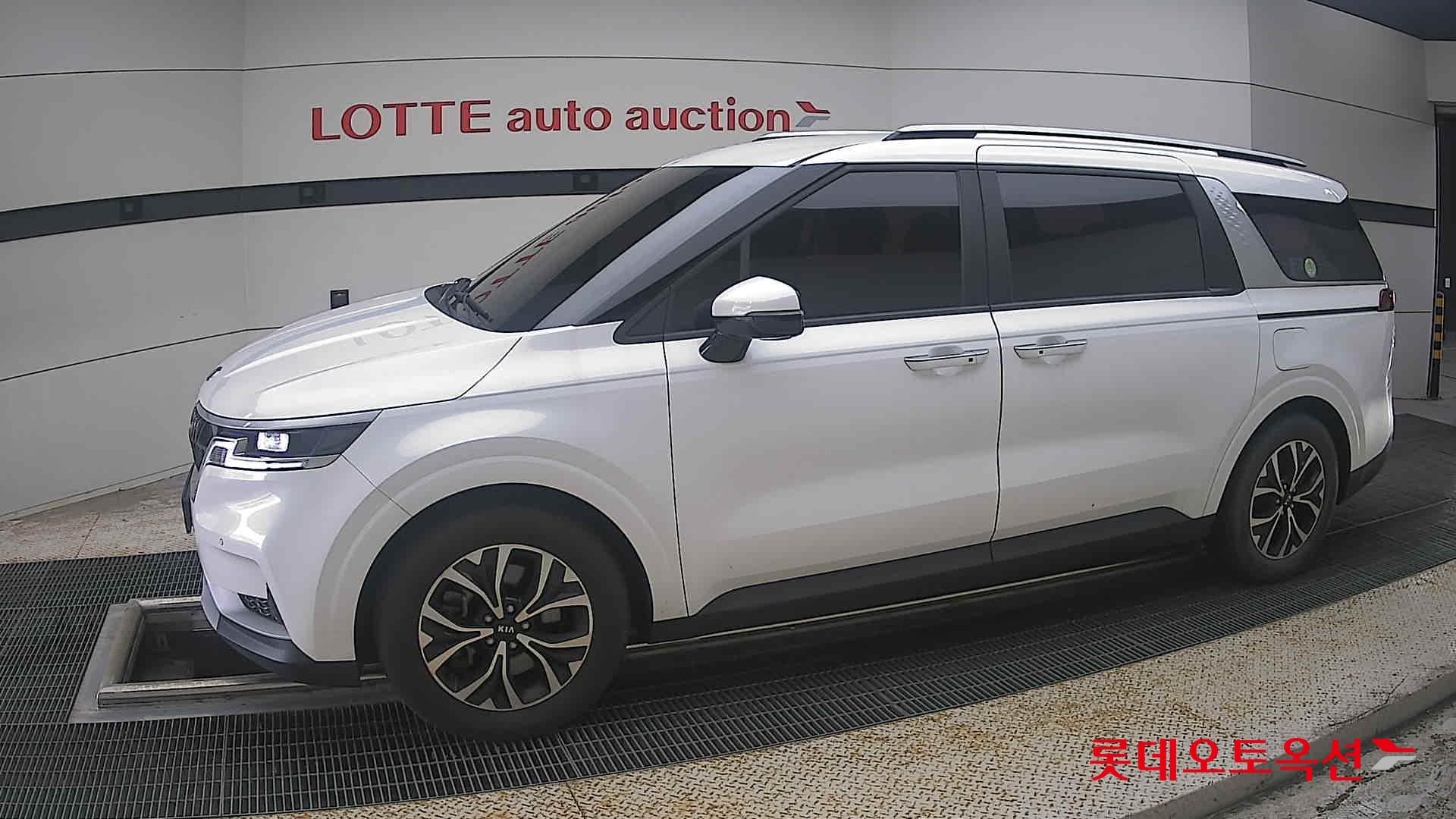 2021 - kia carnival