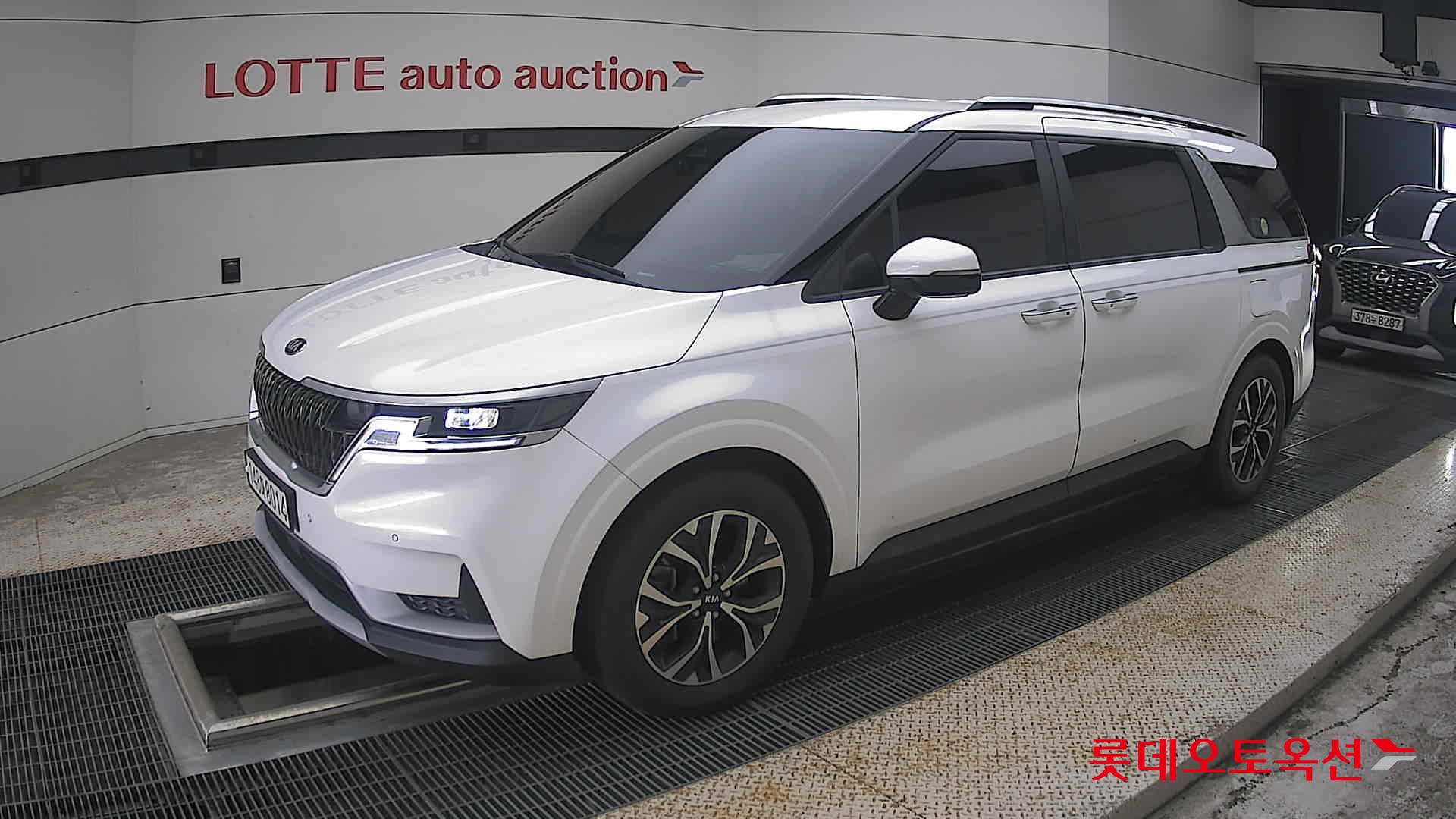 2021 - kia carnival