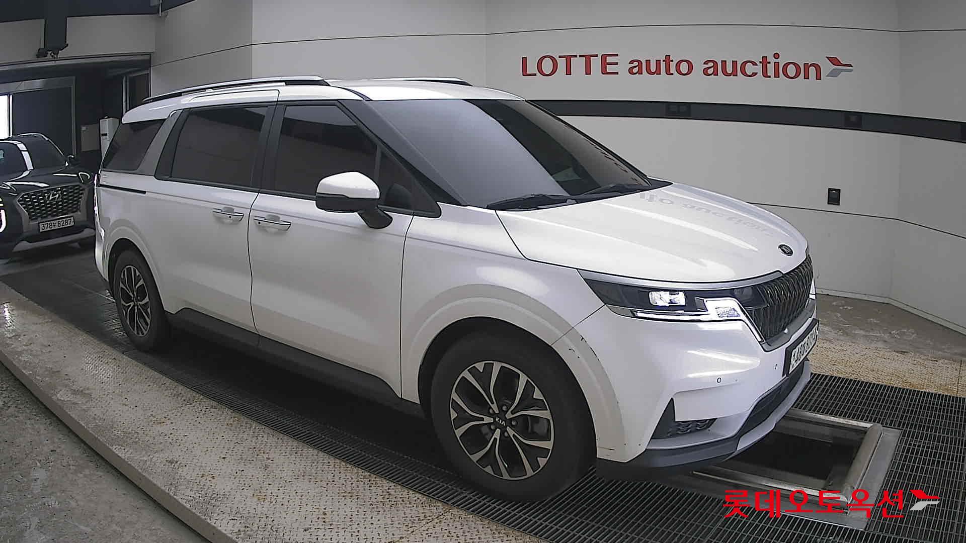 2021 - kia carnival