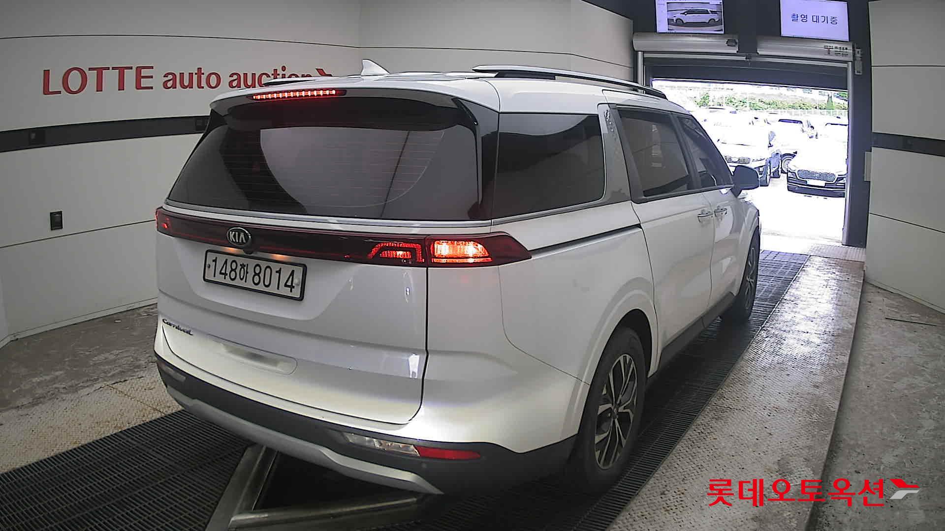 2021 - kia carnival