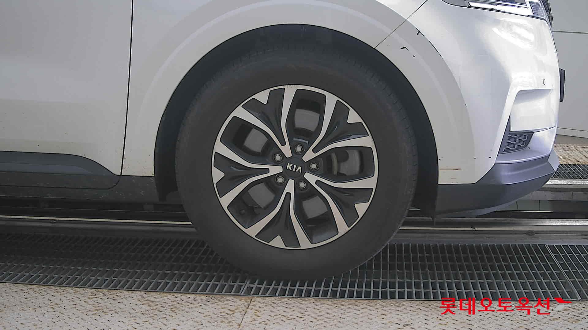 2021 - kia carnival