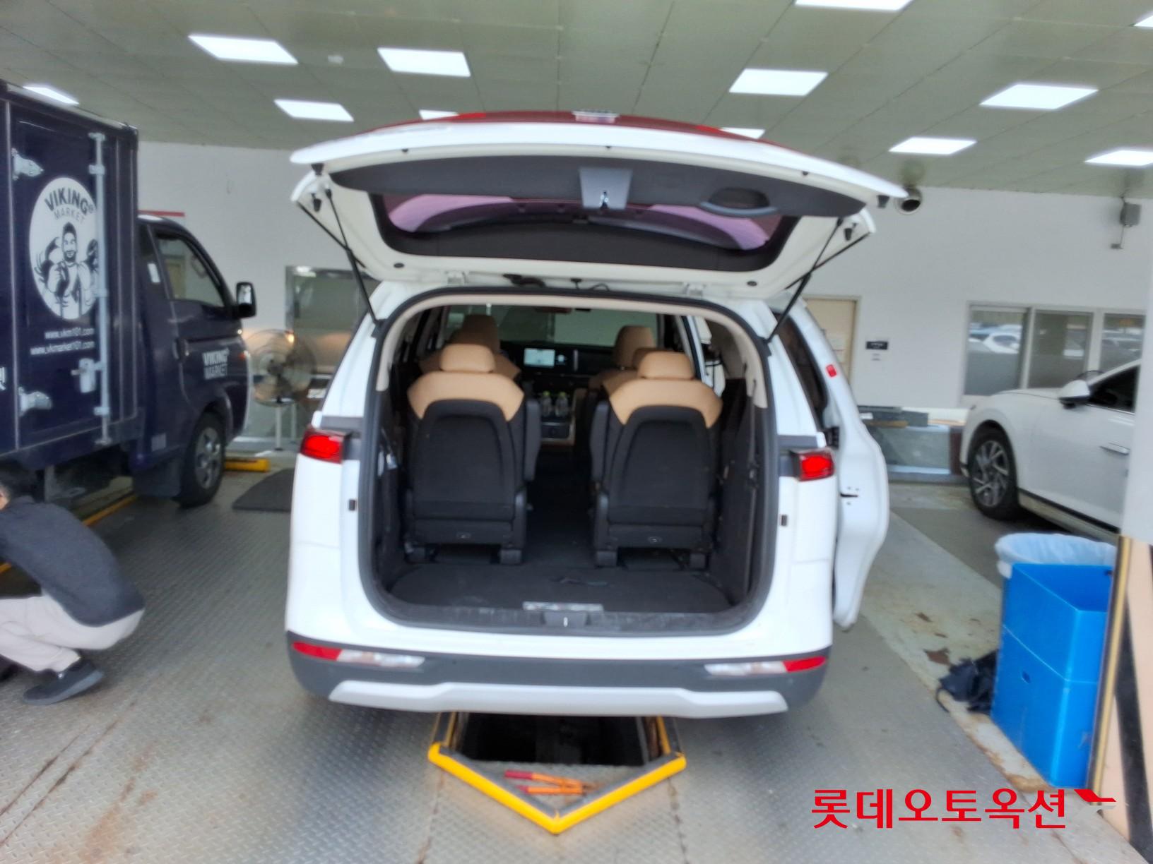 2021 - kia carnival