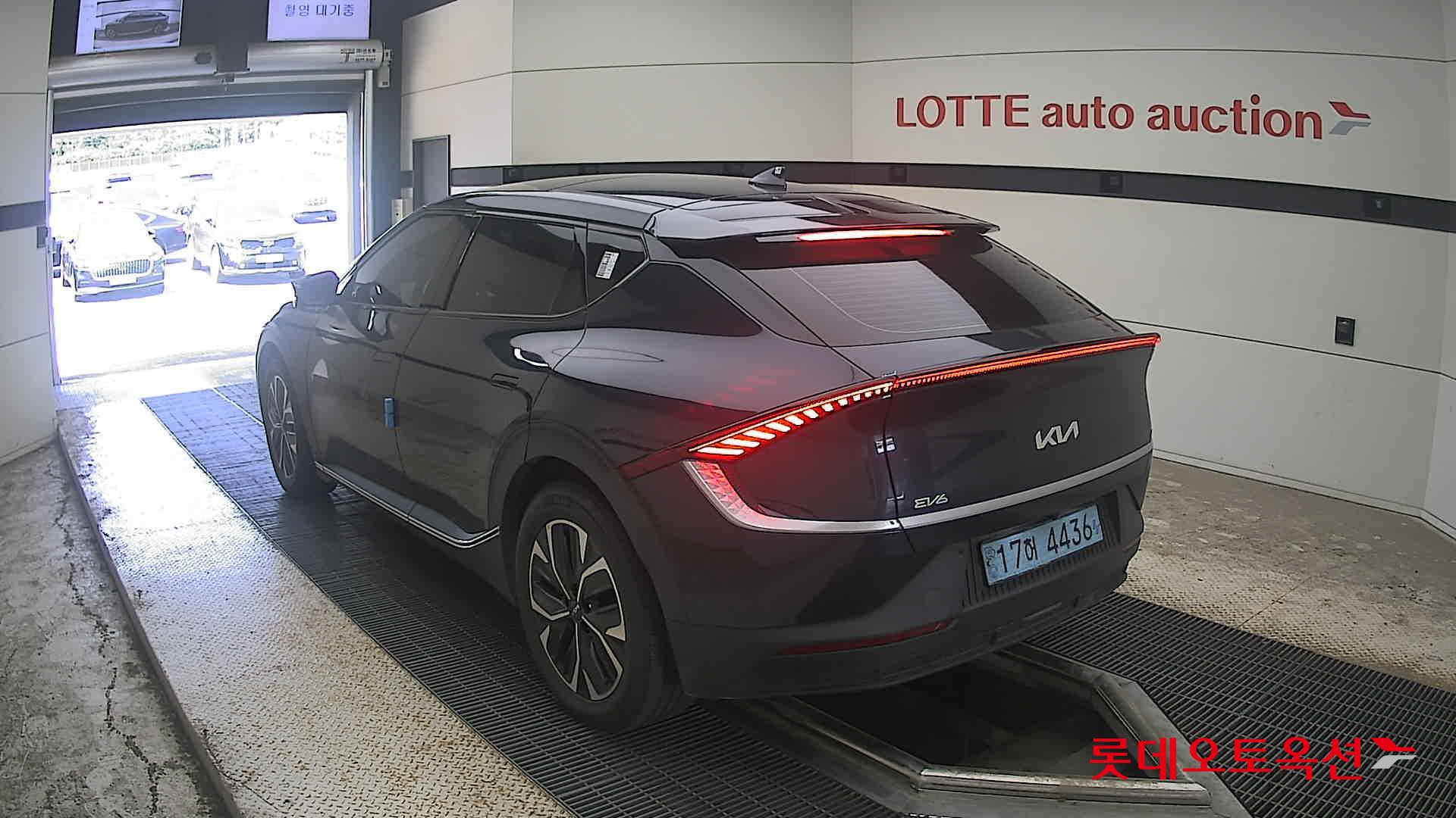 2022 - kia ev6