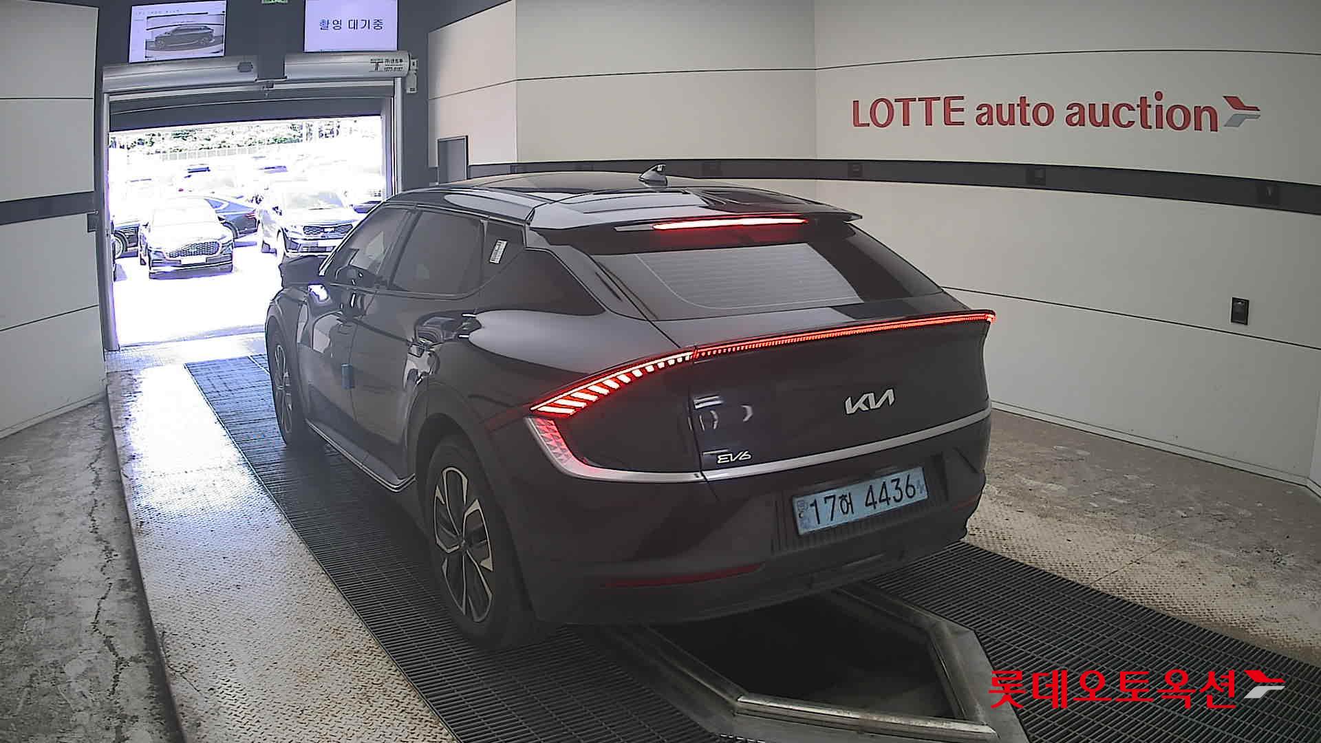 2022 - kia ev6