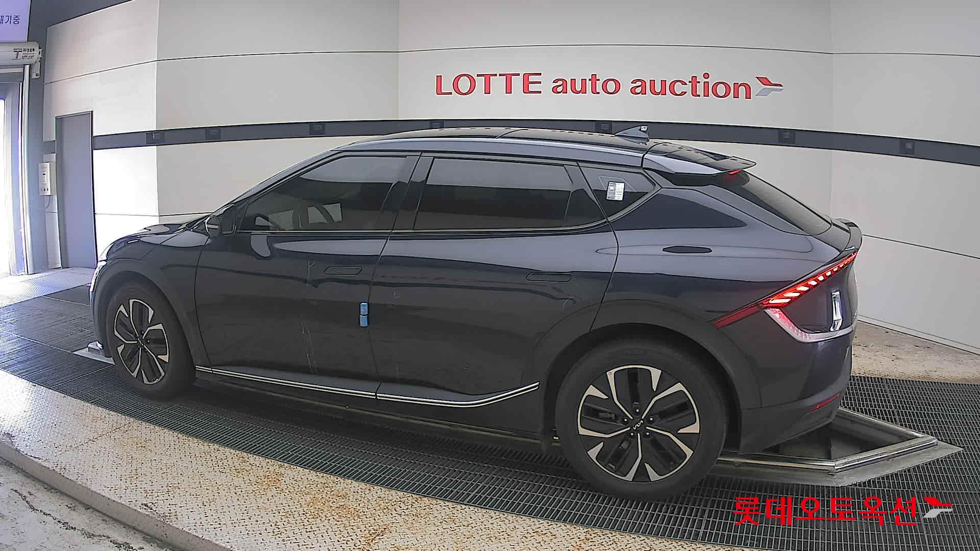 2022 - kia ev6
