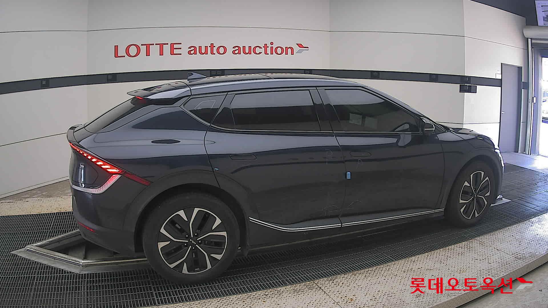 2022 - kia ev6