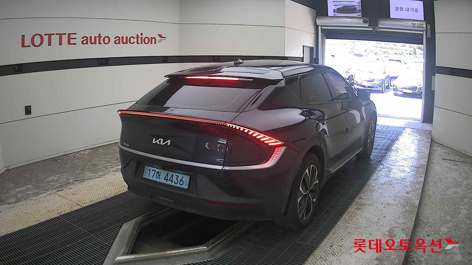 2022 - kia ev6