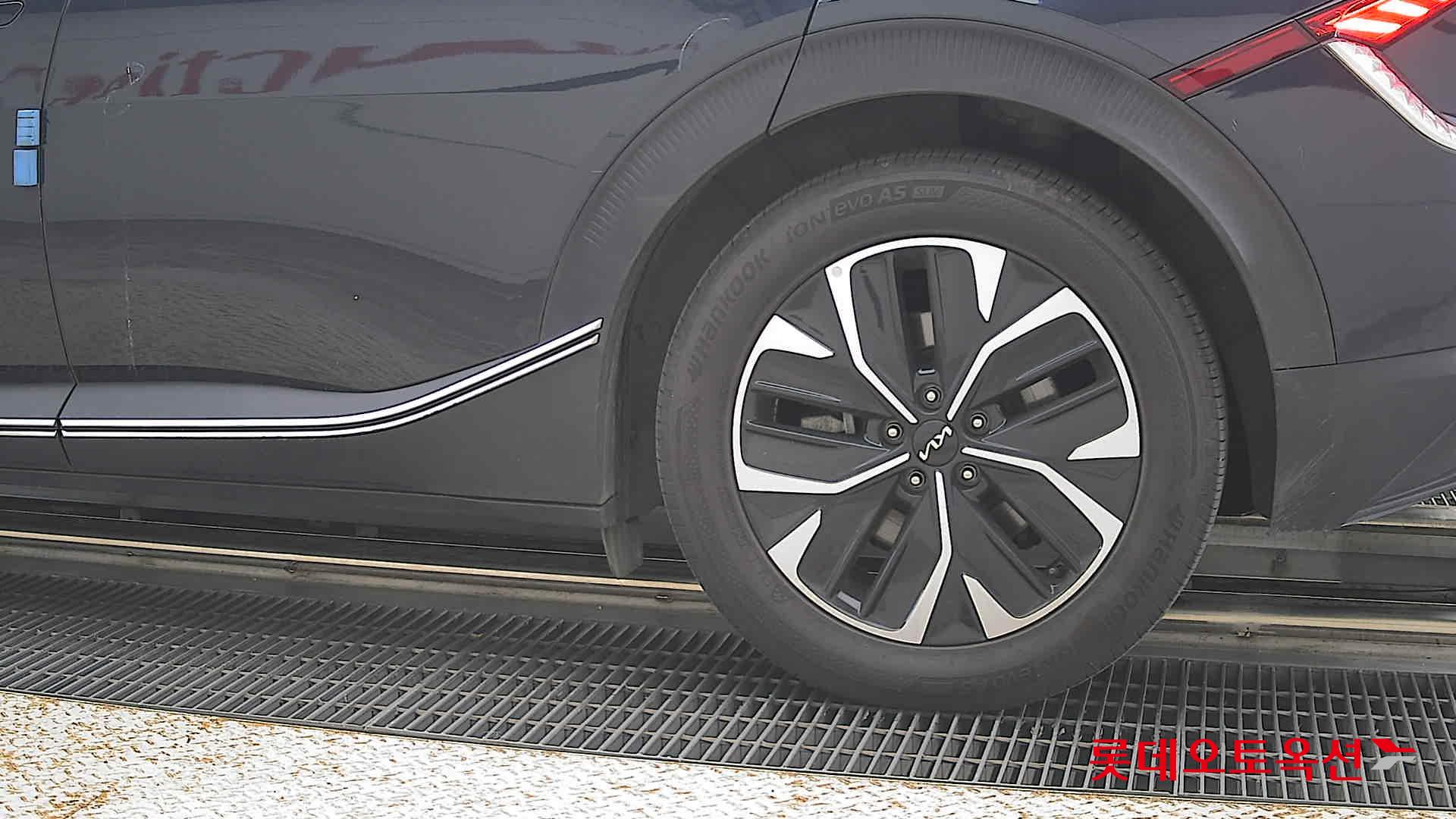 2022 - kia ev6